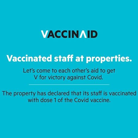 Vaccinated Staff - Oyo 22055 Dadar Residency Hotel Mumbai Exterior photo